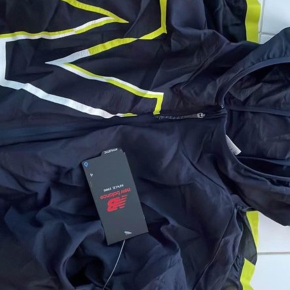 BRAND NEW men new balance printed impact run packable light jacket size XL - Picture 9 of 9